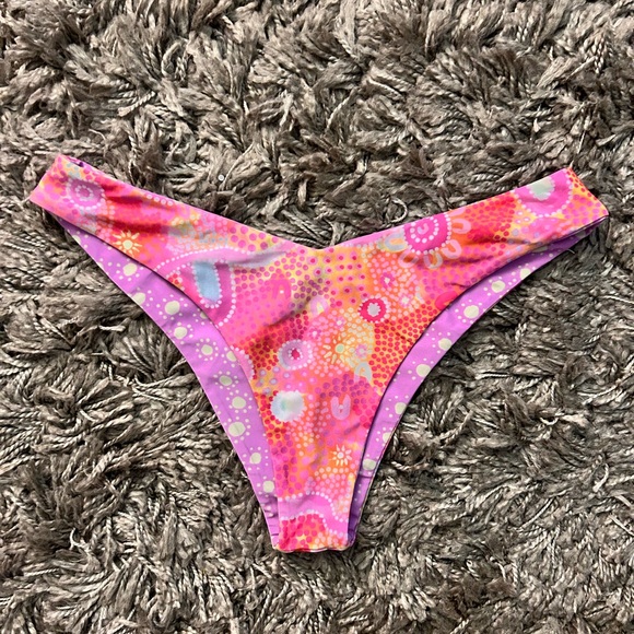 Cheeky V Bikini Bottom - Fairy Floss